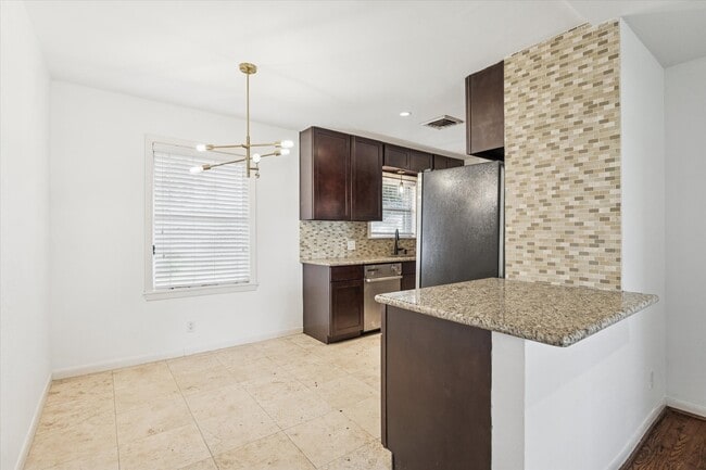 Photo - 4913 Nina Lee Ln