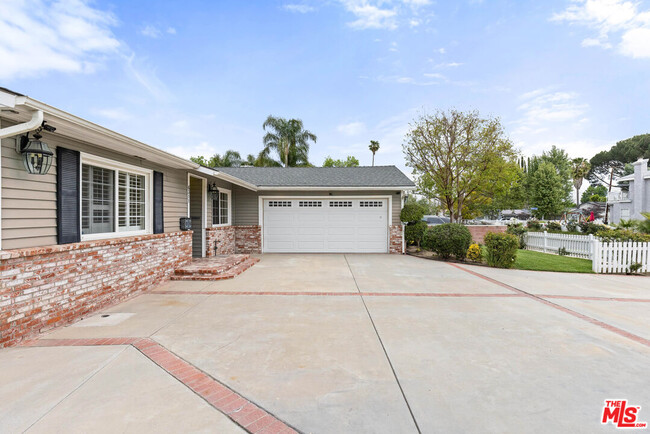 Photo - 6311 Berquist Ave Casa