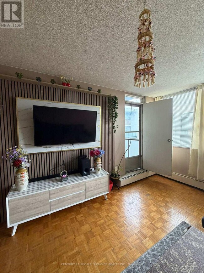 Photo - 2121 Roche Ct Unit 725