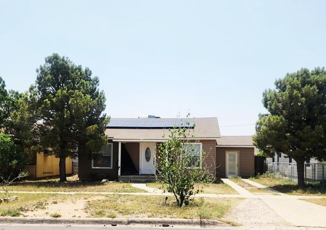 Building Photo - 2705 W Kentucky Ave