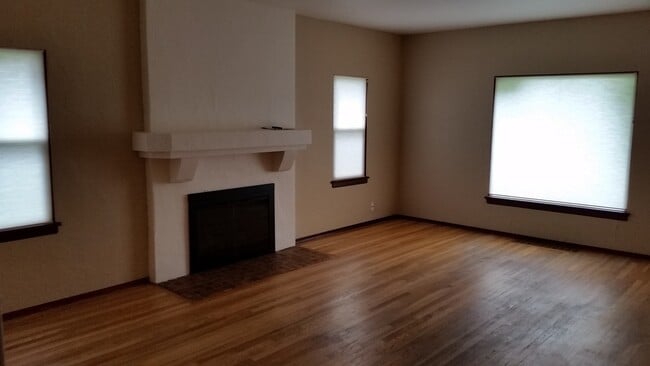 Photo - Occupied, do not disturb tenants. Barge-Chestnut Historic District Craftsman 2br 2ba home, with a...