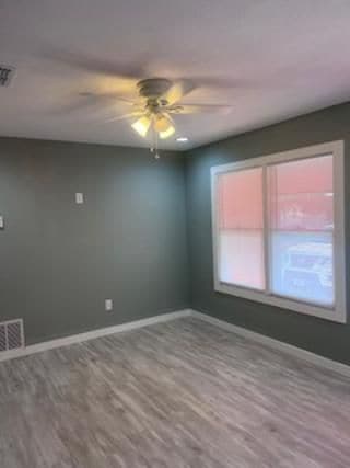 Photo - 1358 Oak Park Dr