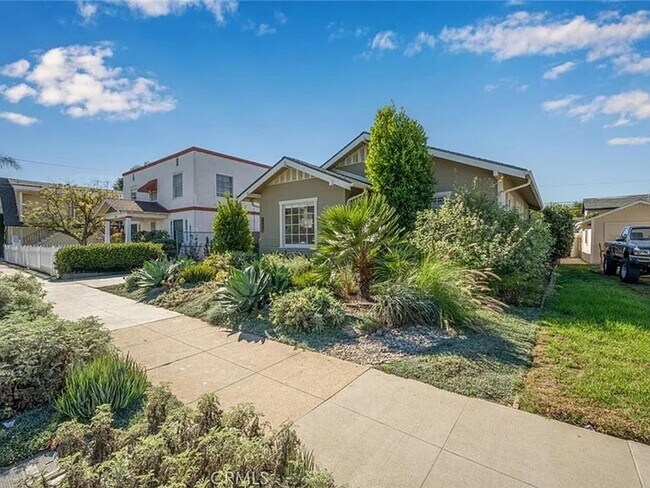 Photo - Molino Unidad Front House