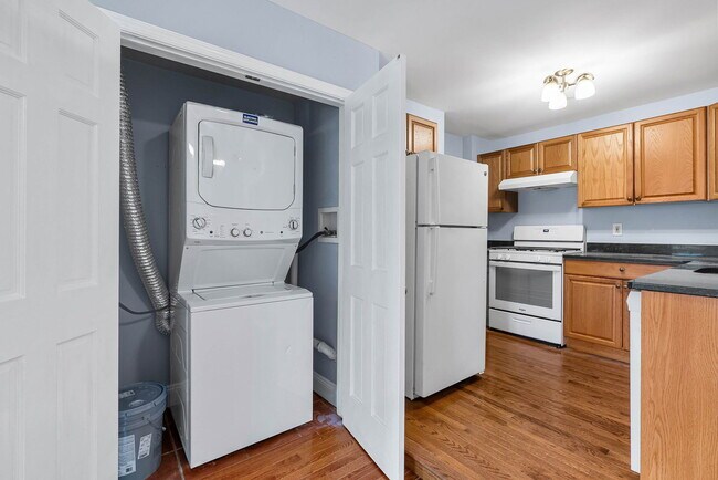 537 E Girard Ave