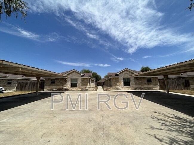 Photo - 206 W Albatross Ave Unidad A Rental