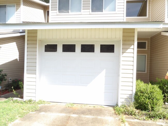 Building Photo - Candlebrook Townhomes, Enterprise, AL