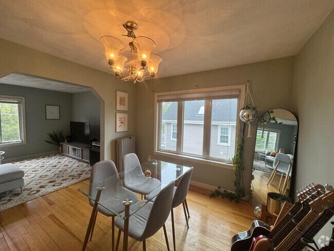 Building Photo - 15 Farragut Ave Unit 3 Rental