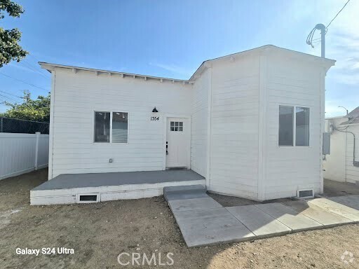 Building Photo - 1354 E 94th St Rental