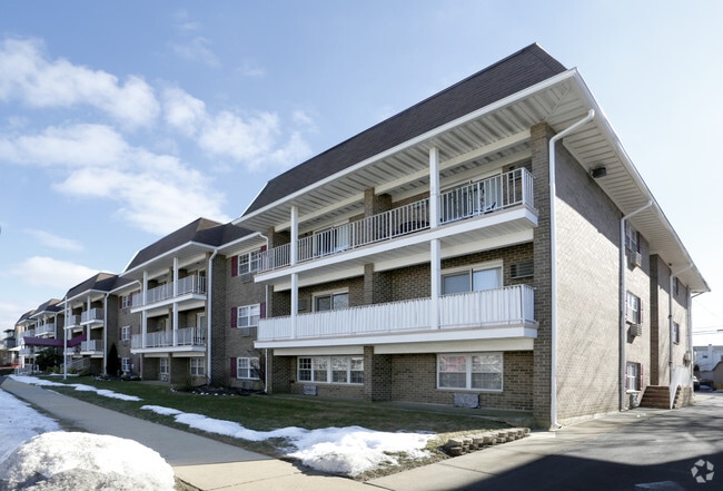 Photo - Mariner Apartments