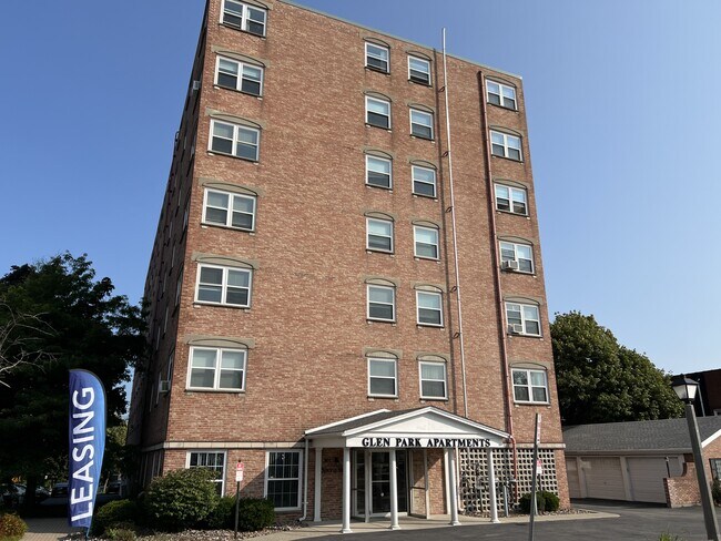 Glen Park Apartments In Williamsville - Glen Park