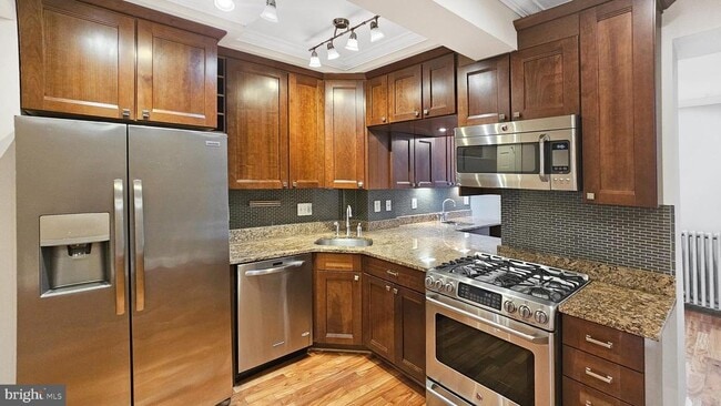 Building Photo - 1834 Massachusetts Ave SE Rental