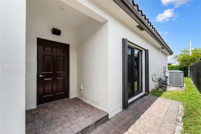 Photo - 128 SW 128th Pl