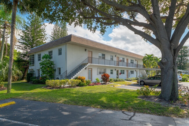 Building Photo - 2950 SE Ocean Blvd Unit 2-4