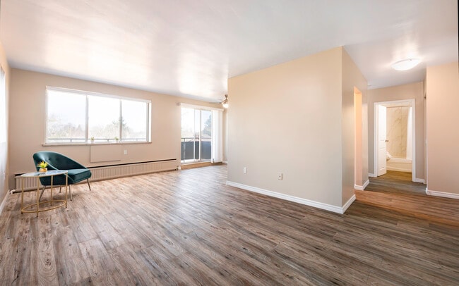 Photo - Franklin Manor Apartments