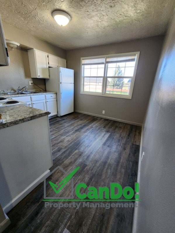 Photo - Now June 1st! Remodeled 2 bedroom, 1 bathr... Apartment Unit 2