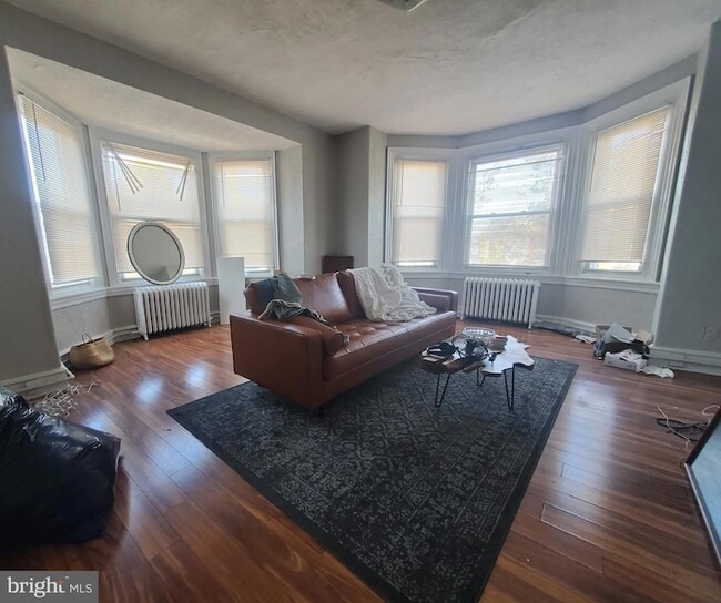 Photo - 4960 Chestnut St Unidad 2