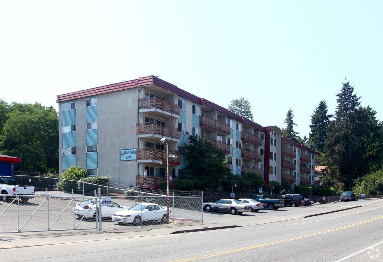 Building Photo - Fairway Lanai Apartments