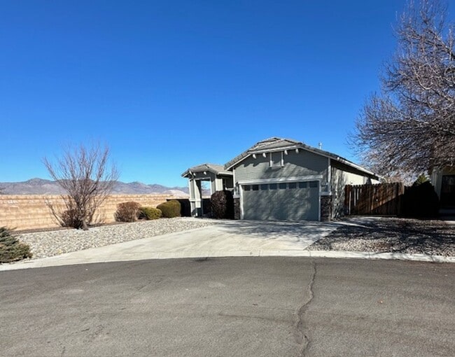 Building Photo - <b>Beautiful Three Bed Home Available On The Green at Dayton Golf Course<br><br>