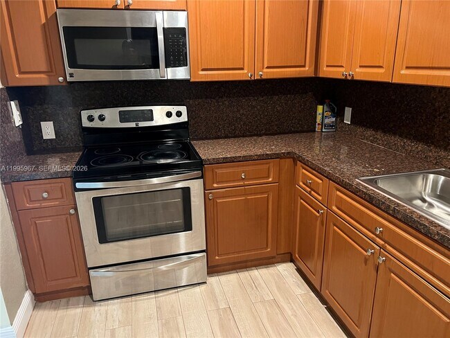 Photo - 4848 NW 24th Ct Unidad 325