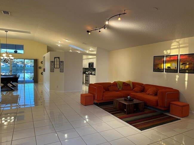 Photo - 7759 Great Glen Cir