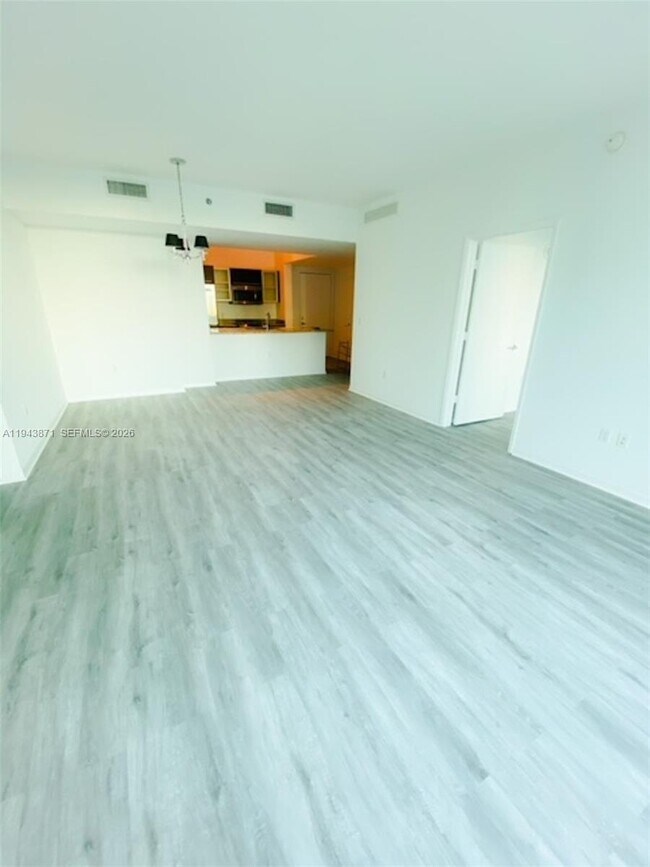 Photo - 951 Brickell Ave Unit 3305