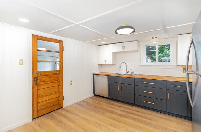 Photo - 1405 S Park St