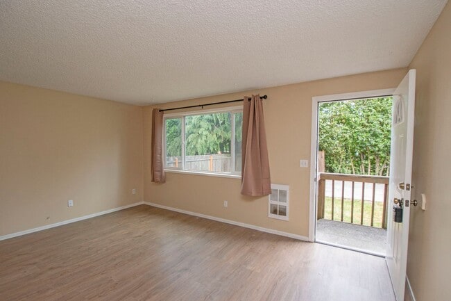 Photo - Cozy 2BD Duplex With Driveway Parking In Rose Village Neighborhood!