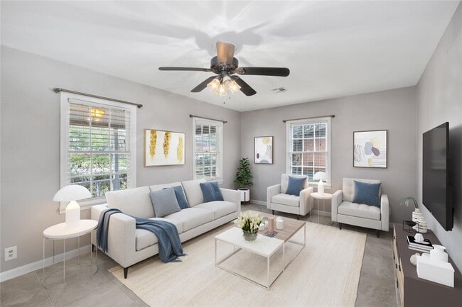 Photo - 1110 Woods Dr