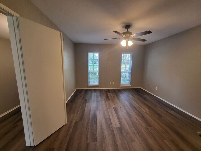 Photo - 2908 Mill Trail