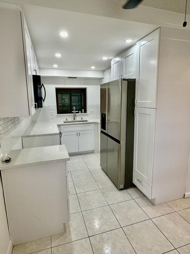 Photo - 23099 Barwood Ln N Unidad 109