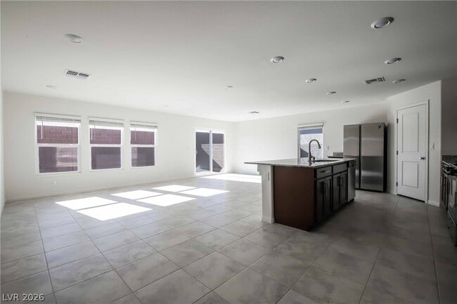 Photo - 7087 Baza Ave