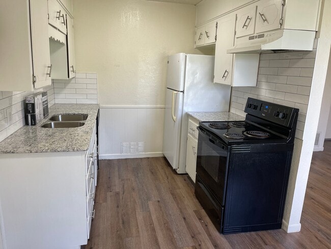 Photo - 1702 Kirk Ave Unit 104