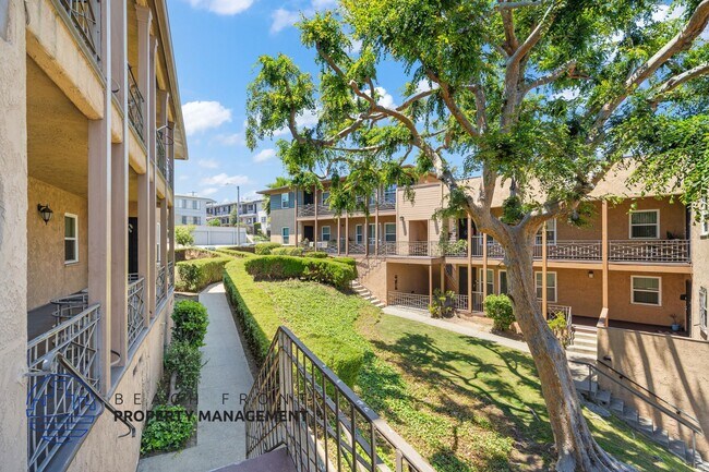 5626-5628 Edgemar Ave.