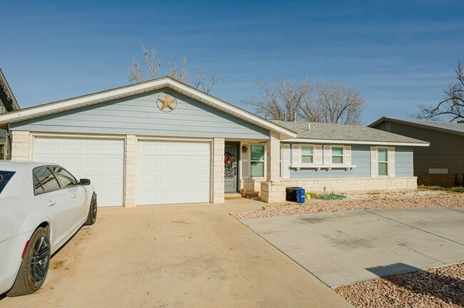 Photo - 1529 E 52nd St