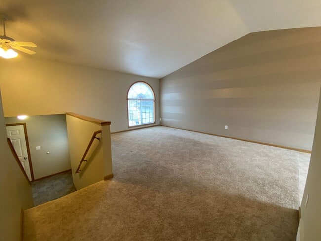 Photo - 3 Bedroom Twinhome!!