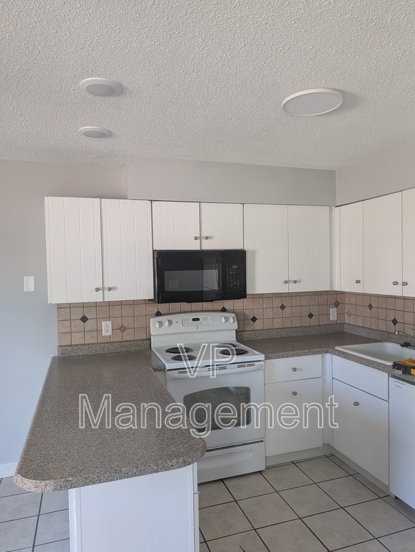 Photo - 4547 N Main St