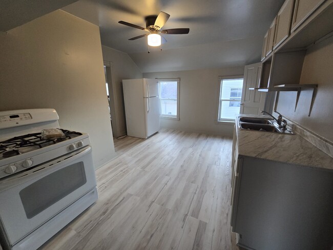 Photo - 1230 Cherry St Unidad Second Floor