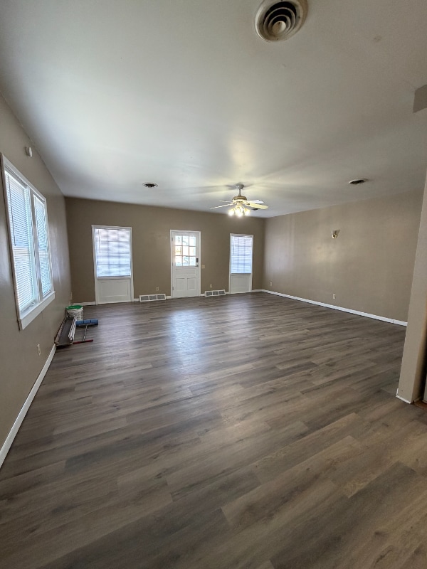 Photo - 423 W Walnut St