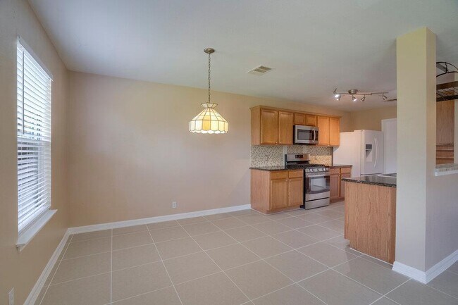 Photo - 918 Estate Dr