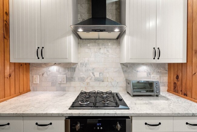 6 N Hudson St Unit 1