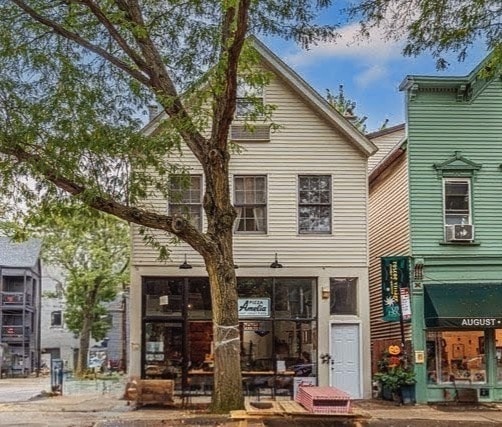 Building Photo - 2111 W Roscoe St Unit 1R