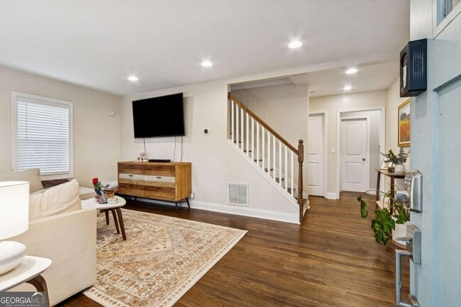 Photo - 1865 Stanton St