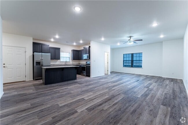 Building Photo - 4211 W Santa Fe St Rental