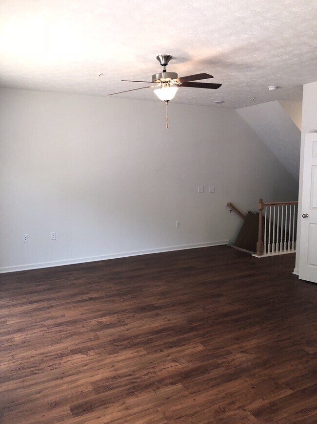 1632 Allison Wy