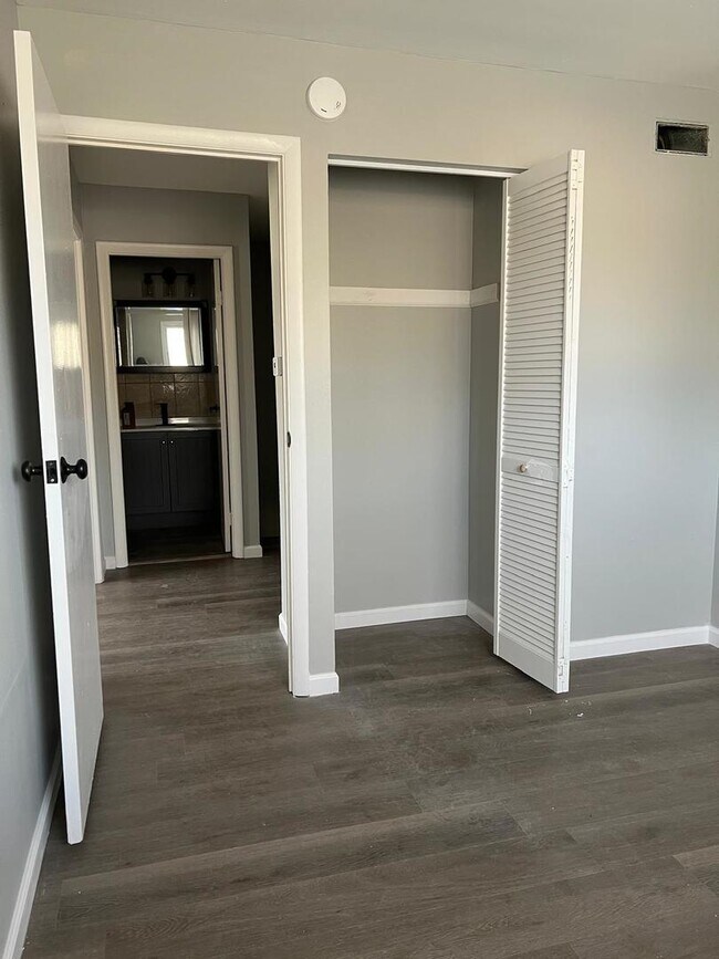 Photo - 5546 Carmel Dr