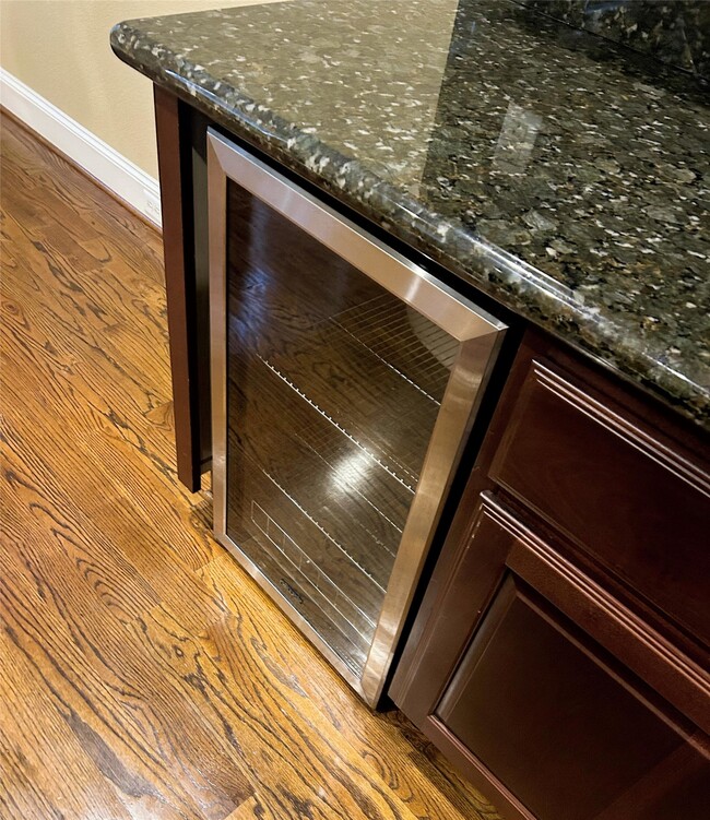 Photo - 6353 Richmond Ave.