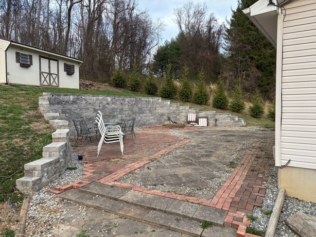 Photo - 2016 Harkins Rd