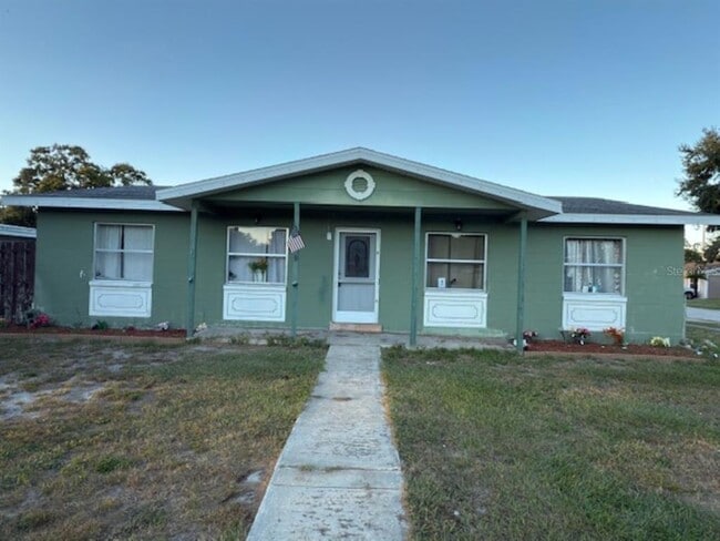 Building Photo - 4409 W Varn Ave