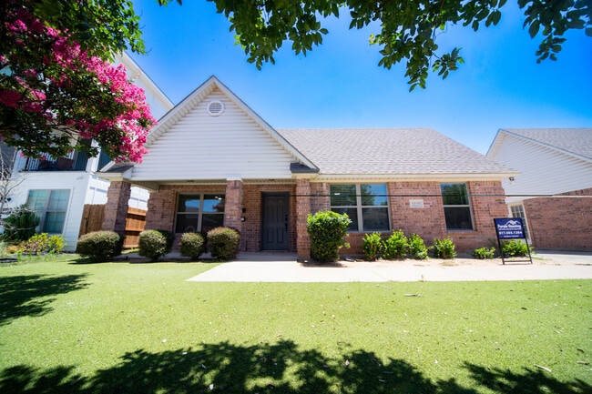 Photo - 3229 S University Dr