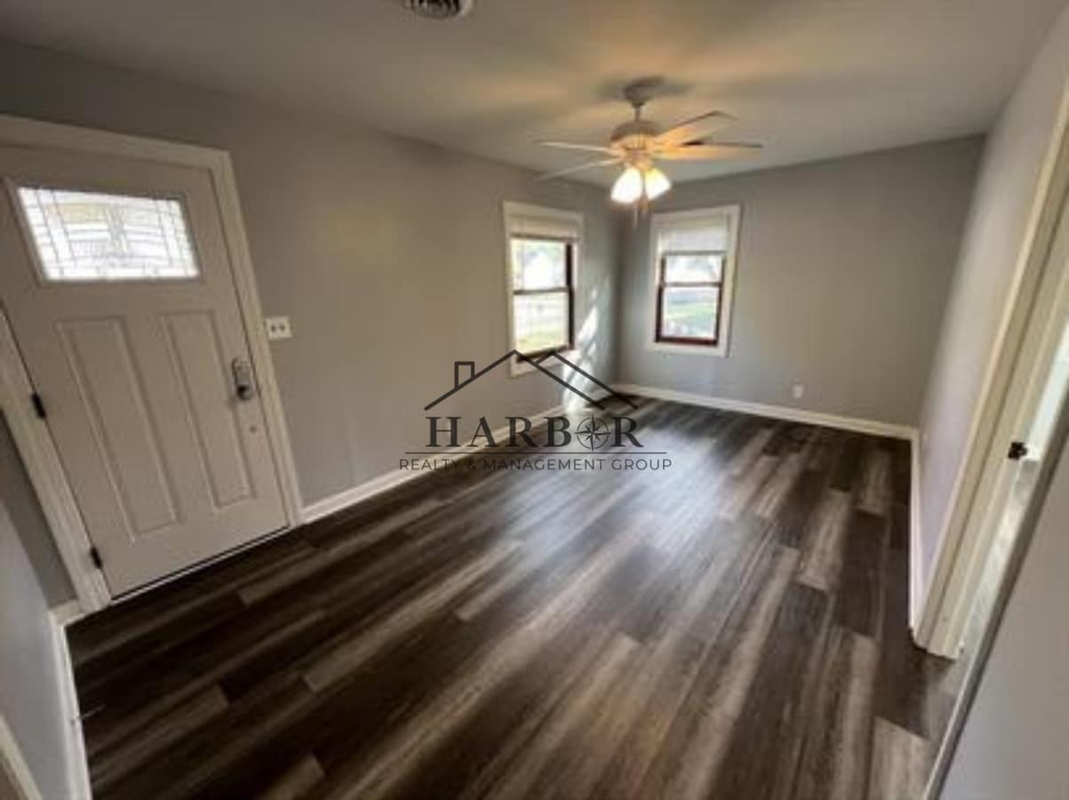 Photo - 1506 7th St SE